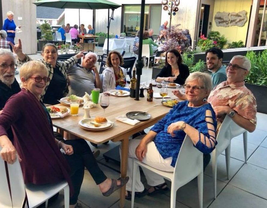 Le comunità di anziani saranno l’ultimo baluardo contro gli abusi verso di essi